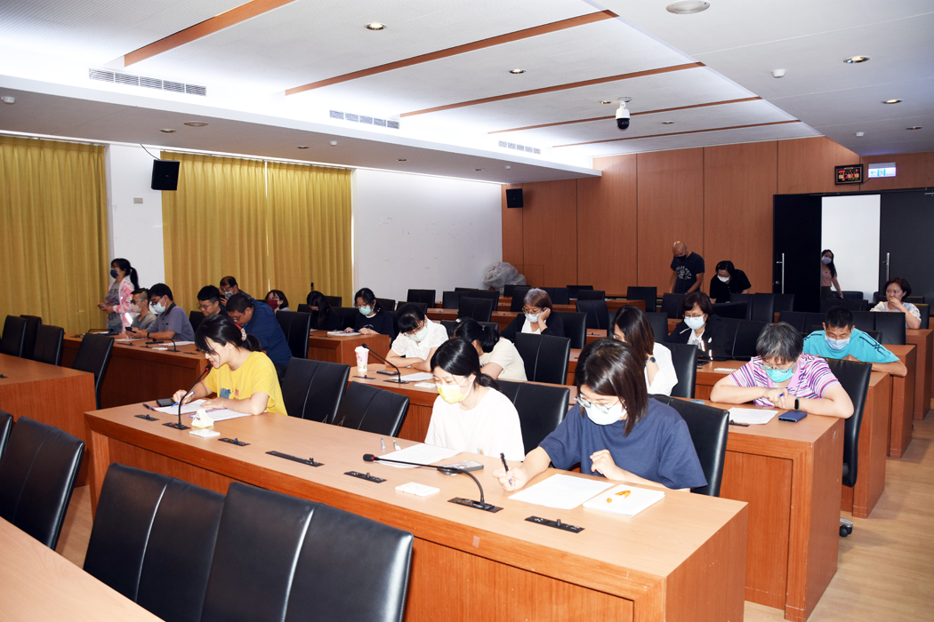 縣政府召開112年公務人員高考三級暨普考金門考區各組試務工作會議，由秘書長謝世傑主持。（翁維智攝）