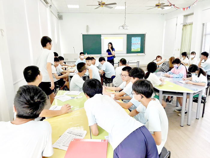 勞動部勞動力發展署北基宜花金馬分署前進烈嶼國中辦理學生職涯探索講座。(烈嶼國中提供)
