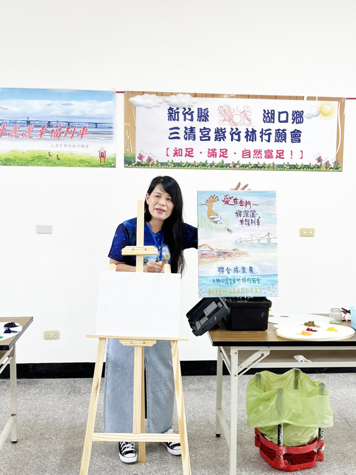 「愛在金門～揮灑灑幸福列車」活動，油畫課程請來鍾金燕老師教學。（高凡淳攝）