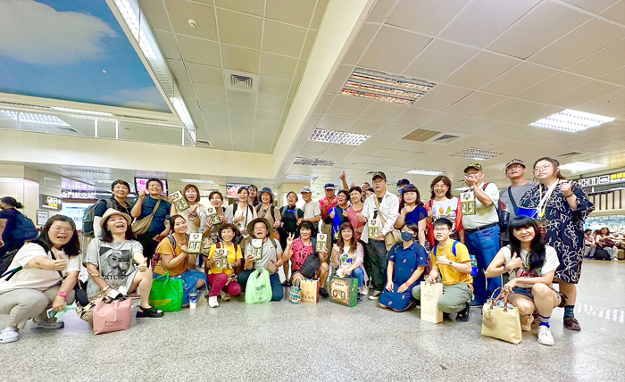 金-越首航，親朋好友揪團直飛越南峴港開心出遊。（辛亦姵攝）