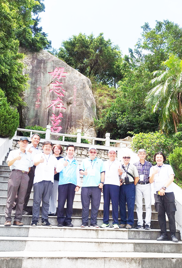金門國家公園計畫第三次通盤檢討,縣長陳福海陪同現地勘查人員上太武山;瞭解劃設範圍、進度及相關配合作業。
(金門縣文化局提供)