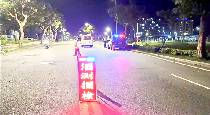 暑假期間，湖警加強持續執行取締稽查工作，維護民眾用路安全。（辛亦姵攝）