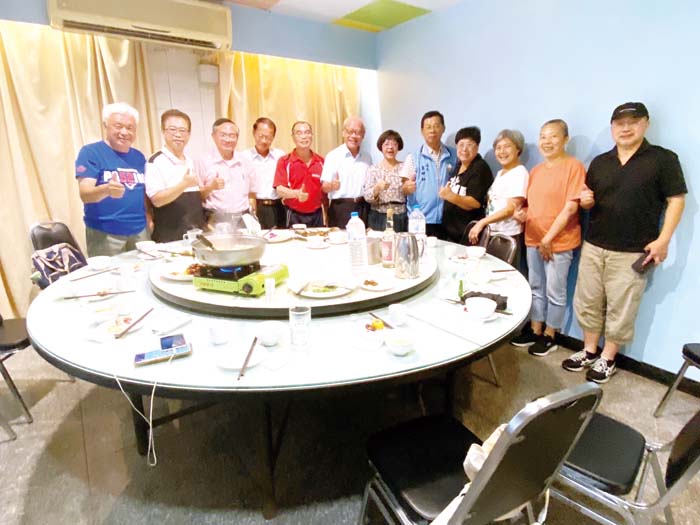 寫作協會日前召開第七屆第二次理監事聯席會，由理事長陳為學主持。（金門縣寫作協會提供）