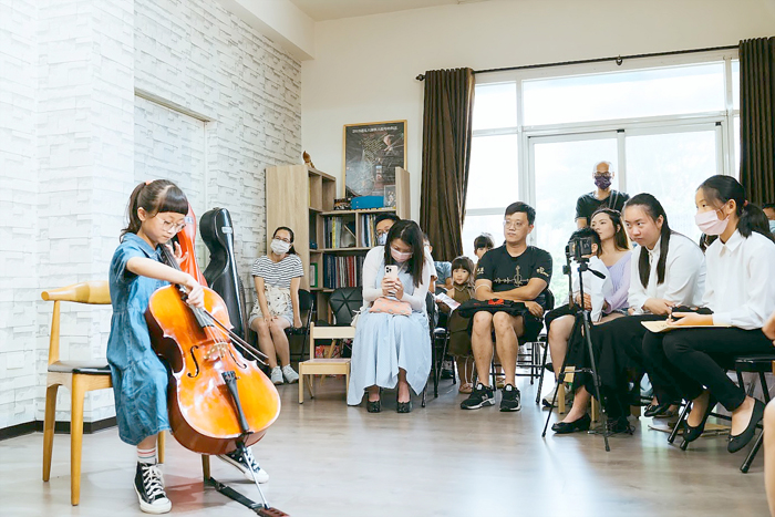 成果發表會中展現大家突飛猛進的琴藝。（陳怡潔大提琴工作室提供）