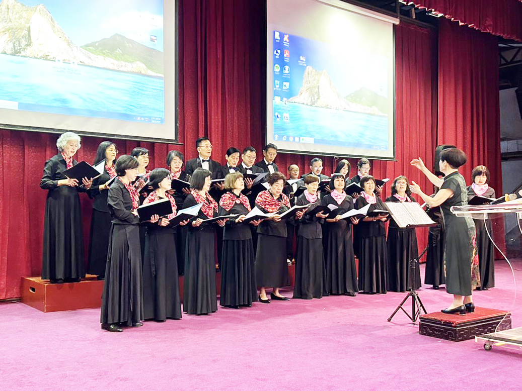 卿韻合唱團演唱在代表大會演出。（北市金同會提供）
