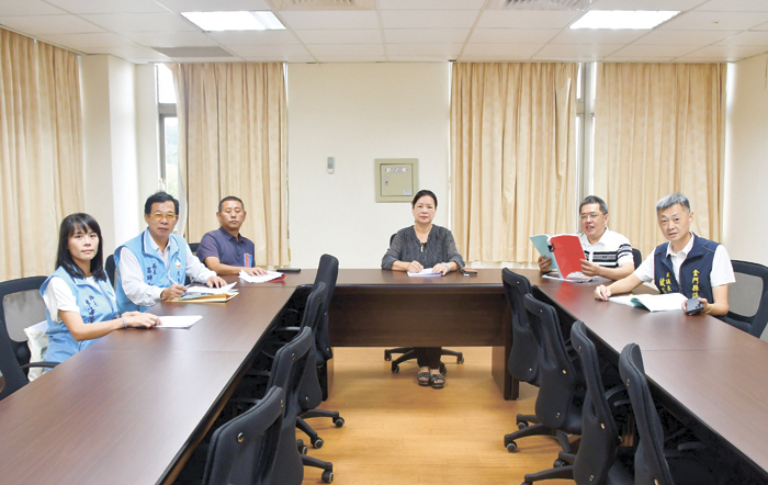 金門縣議會第四審查委員會會議昨舉行，由召集人許玉昭擔任主席主持。（楊水詠攝）