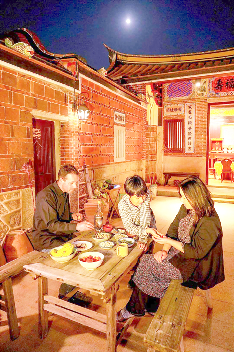 一朵民宿不僅是民宿,更是謝靜琪一家三口安居之處。(謝靜琪提供/蔡顯國攝)