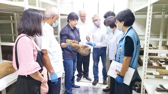 旅臺鄉親陳堃樑先生捐贈文物,文化園區管理所通過文物典藏審議程序。(文化園區管理所提供)