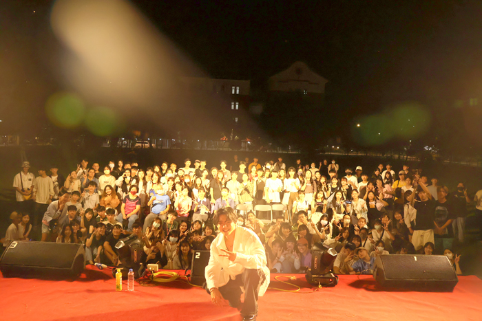 舞台動態表演,炒熱氛圍。(金大提供)