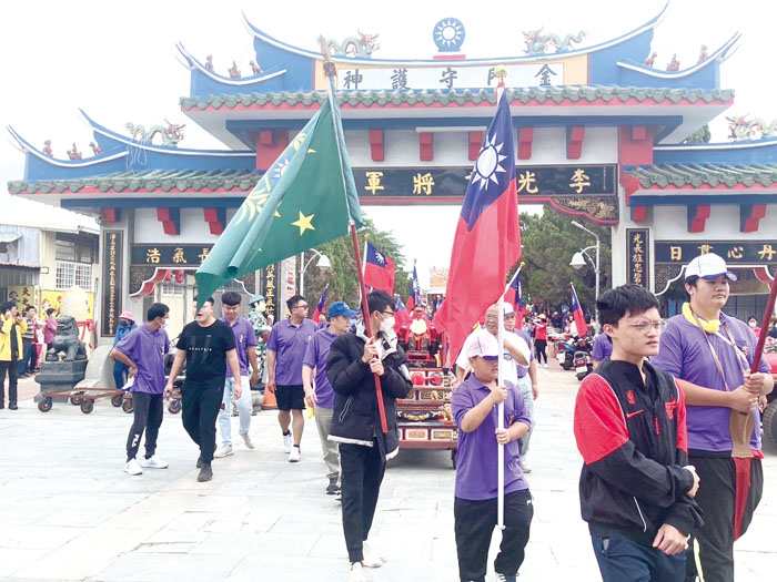 李光前將軍廟神輿巡安遶境。(李光前將軍廟提供)