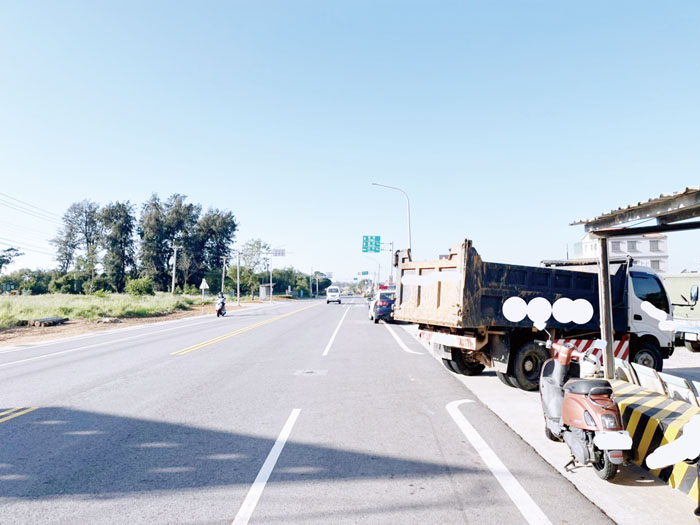 中蘭往瓊林方向路段發生車禍，一人送金門醫院就醫。（金湖分局提供）