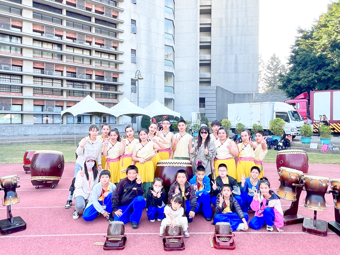 金寧中小學國中部及國小部參加「112學年度全國各級學校民俗體育競賽-文陣鼓術組」,雙雙榮獲全國優等獎。(寧中小提供)