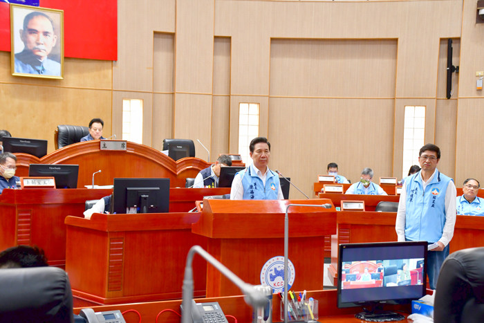 縣長陳福海答詢議員提問情形。(楊水詠攝)