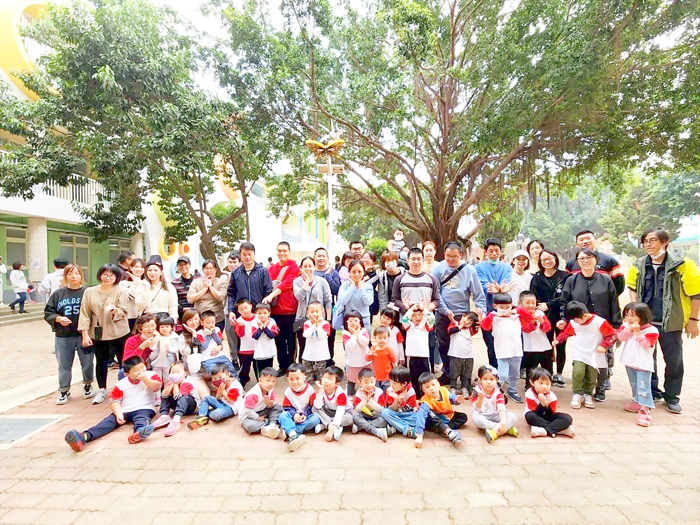 金鼎國小附設幼兒園舉辦冬至親子活動,全園三百多位親師生共同參與。(金鼎國小提供)