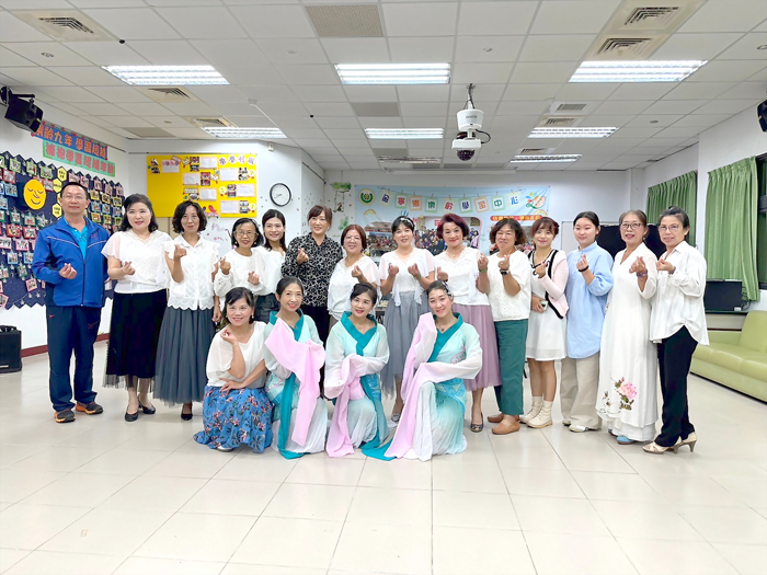 金寧樂齡古箏初階班與進階班圓滿成功。（金寧鄉樂齡學習中心提供）