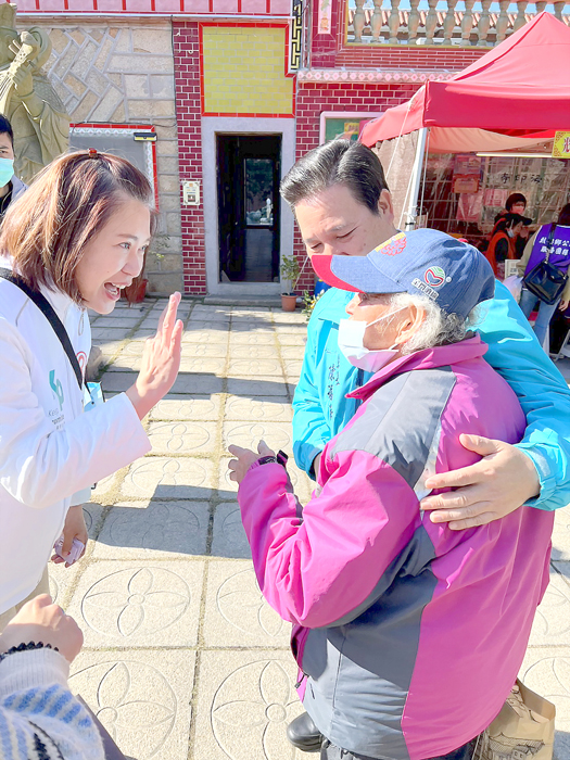 登海印寺禮佛祈福 陳福海盼選民給尚文凱一個機會