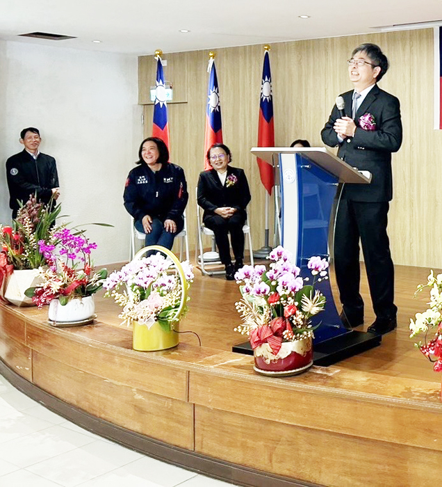 台電金門區營業處昨日舉行新、卸任處長交接典禮,圖為新任處長顏國俊致詞。(許加泰攝)