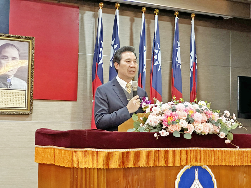 縣府所屬機關新任首長聯合佈達交接典禮,由縣長陳福海發布佈達命令。(陳冠霖攝)