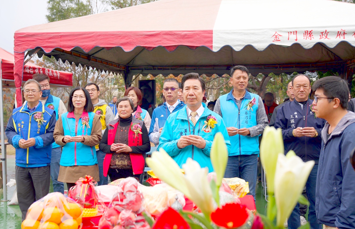 主持金湖鎮塔后社區活動中心新建工程動土典禮儀式,祝工程順利平安。(楊水詠攝)