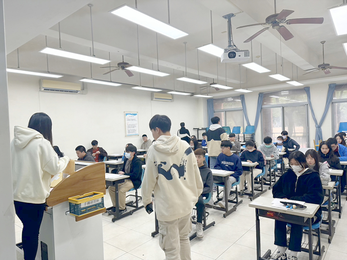 考生準備應試。(金大提供)