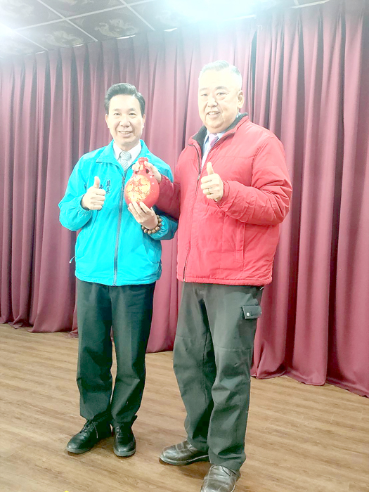 春節前夕，金門縣政府一連兩天舉辦「退休公務和教育人員春節聯誼餐會」。
（陳麗妤攝／人事處提供）