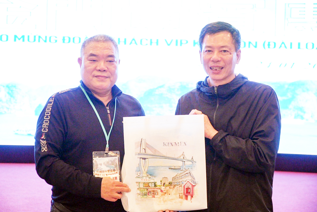 地區旅行業者包機直航前往北越進行5天觀光旅遊行程，促成雙向合作，有望將金門推向國際創造無限商機。（業者提供）