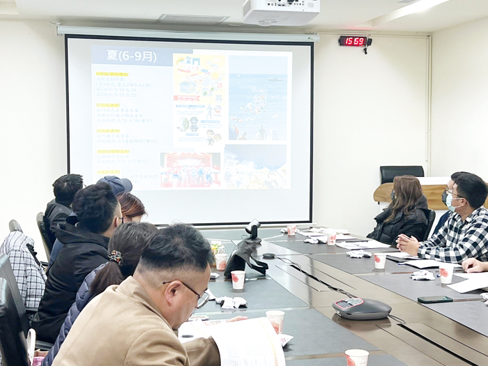 觀光處邀集地區觀光旅行業者,說明本年度觀光推廣重點及活動期程安排。(觀光處提供)