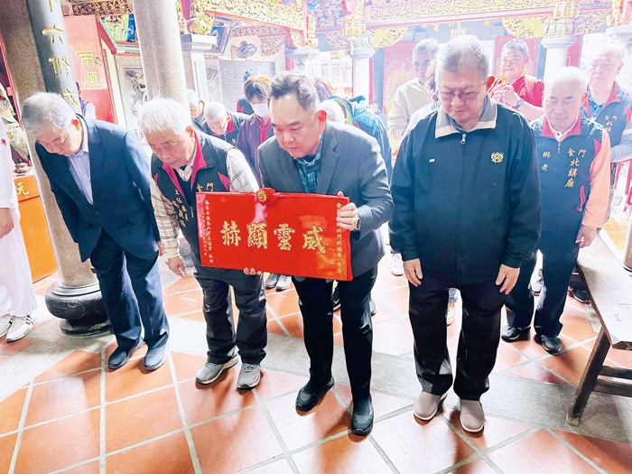 訪北鎮廟。（陳為寶提供）