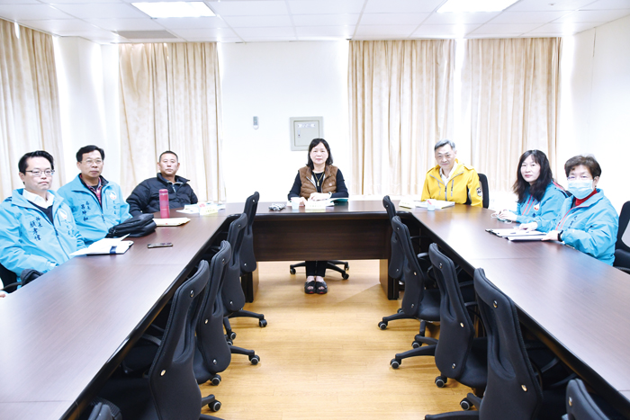 議會第四審查委員會會議於昨召開,由召集人許玉昭(中)擔任主席主持會議。(楊水詠攝)