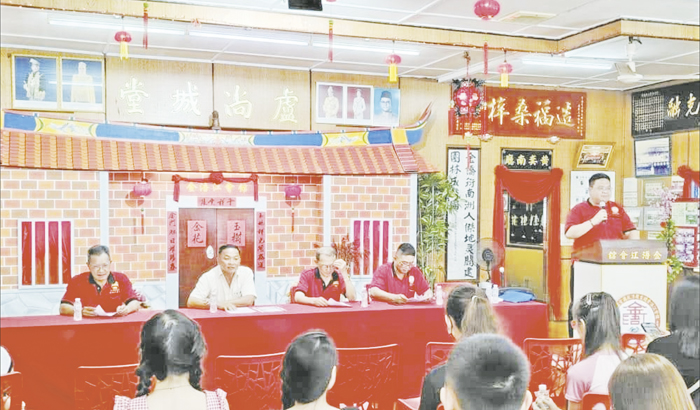 今年3月浮羅吉膽金浯江會館召開2024年度會員大會暨頒發會員子女學業優良獎勵金典禮。(圖源:會館提供)