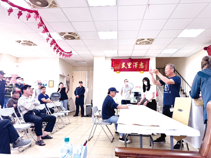 金門縣金沙鎮大洋里及光前里第13屆里長補選,昨舉行投票,至下午4時止,並接續進行開票作業,補選過程順利,無違規情事。(陳麗妤攝)