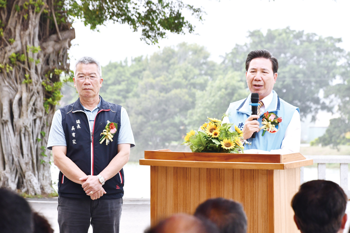 縣長陳福海昨在后浦頭暨五福街社區活動中心啟用典禮致詞及祝賀。（楊水詠攝）