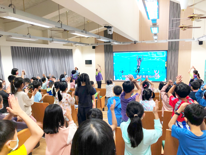 金門縣政府政風處規劃辦理校園廉潔教育反貪活動,首站前往開瑄國小。(政風處提供)