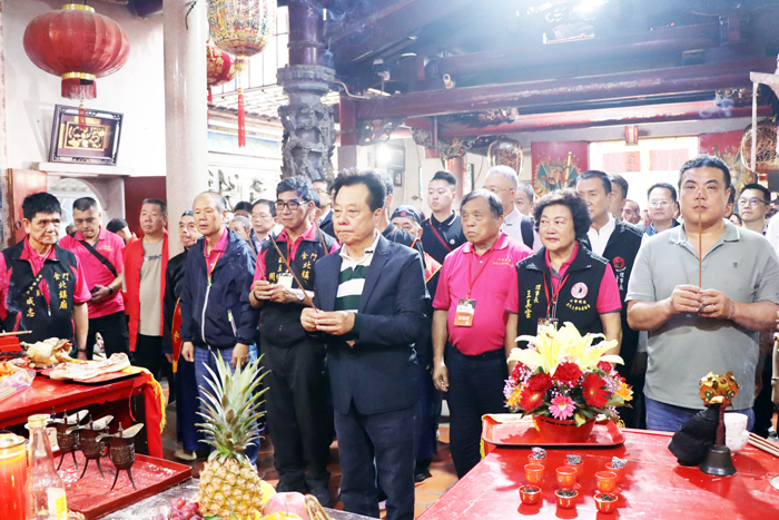 閩台兩岸玄天上帝交流祈福法會祭祀大典，由議長洪允典擔任科儀主獻官。（議會提供）