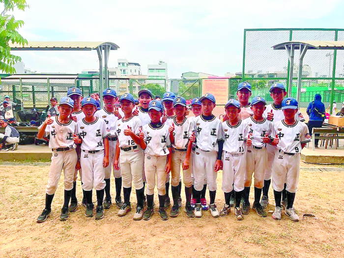 中正國小棒球隊赴台參加國小棒球聯賽軟式組，連兩年打進全國十六強。（中正國小提供）