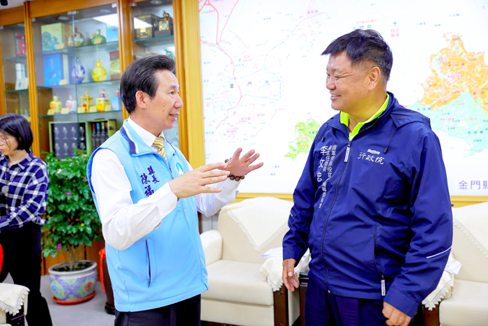 退輔會副主委李文忠等人至縣府拜訪縣長陳福海。(縣府提供)