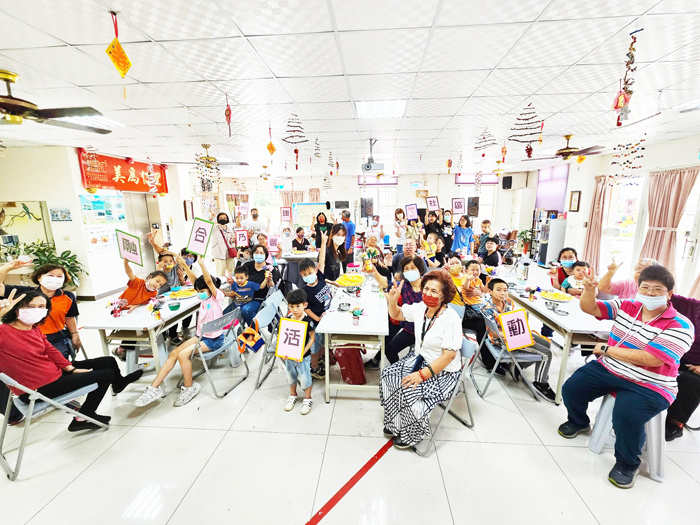 早療中心到社區，與下莊鄉親共同樂。（社會處提供）