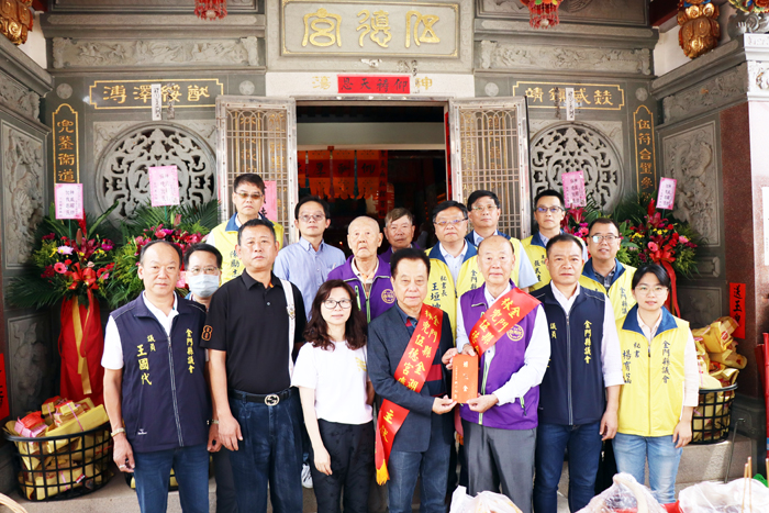伍德宮醮慶,縣議會前往上香祈福。
(縣議會提供)