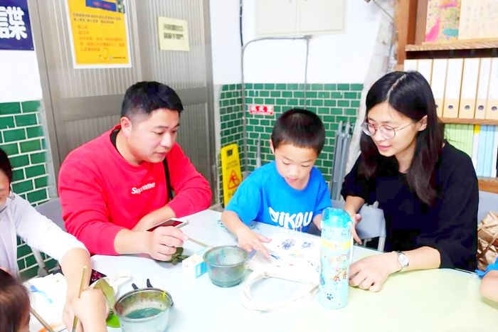 西口國小及附幼舉行慶祝母親節系列活動，讓親子感受溫馨氣氛。（西口國小提供）