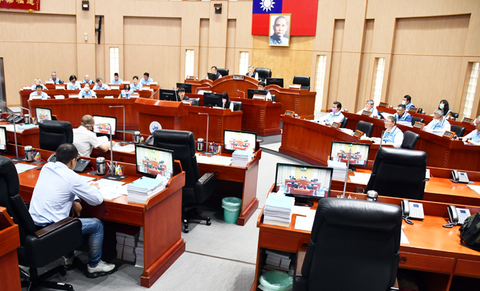金門縣議會副議長歐陽儀雄昨主持議會第八屆第三次定期會第十一會次專案報告議程。（楊水詠攝）