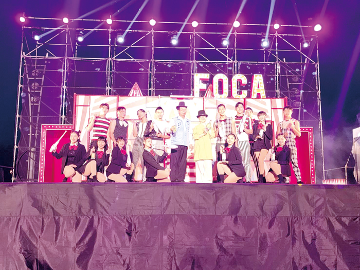 與會貴賓到場欣賞表演,並共同為《FOCA海風馬戲派對》演出啟動。(許峻魁攝)