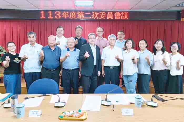 財團法人犯罪被害人保護協會福建金門分會召開犯罪被害人業務聯繫暨委員會議並合照。(犯保金門分會提供)