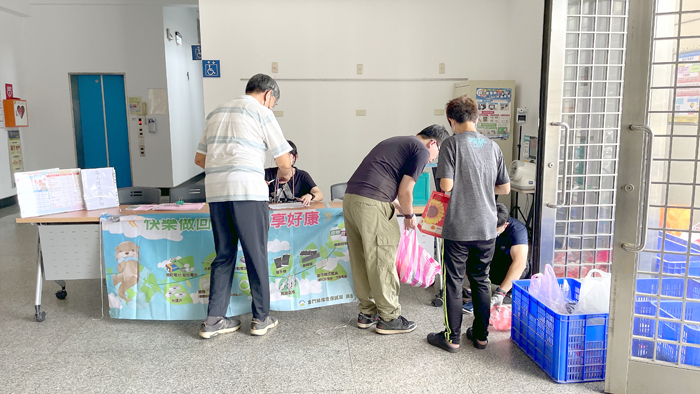 環保局結合各鄉鎮公所舉辦資源回收活動,首場於日前在金城鎮公所開跑。(許峻魁攝)