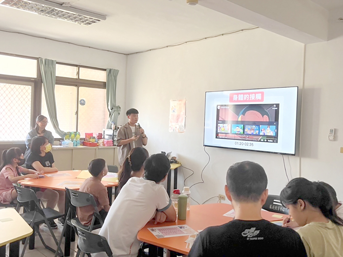 為了增進家庭的良好互動,提升親子溝通的方式與品質,金門家庭教育中心舉辦名為「It's time to 溝 愛你一遍」的活動。
(家庭教育中心提供)