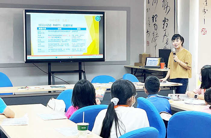 本報與文管所共同辦理「小小記者營」，邀國語日報特約記者林靈擔任講師，帶領學員一窺新聞記者的工作。（陳麗妤攝）