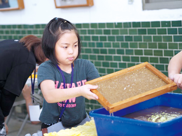 金門植物園暑期「金門植學苑」圓滿落幕，學子在實作中了解園區內植物的各種妙用，也收穫許多平常課堂沒有的知識。（林務所提供）