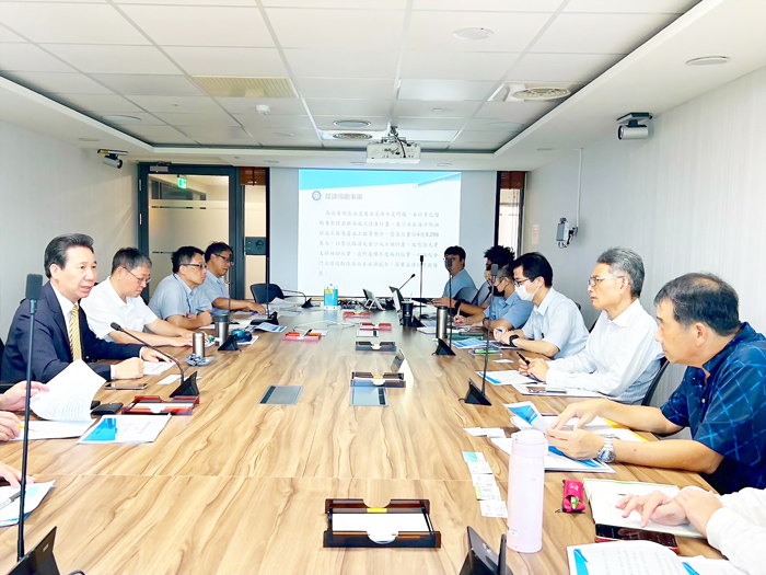 縣長陳福海拜會水利署署長賴建信,就本縣水利建設爭取支持與挹注經費。(金門縣政府提供)
