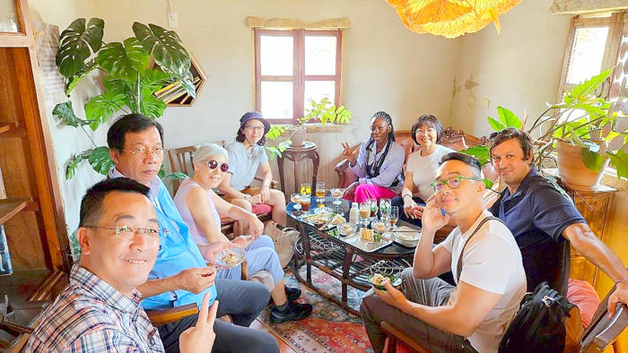 國際藝術進駐單位拜訪金門進行交流,感受金門獨特的文化環境。(國立臺南生活美學館提供)