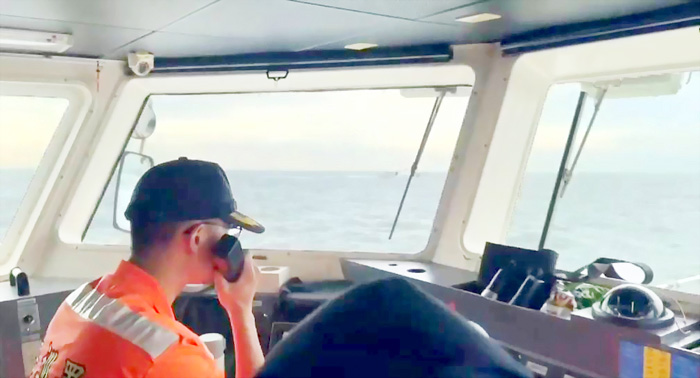 金馬澎分署監偵金門南面海域有陸海警船接近我方限制水域,立即調度巡防艇部署對應驅離。(海巡提供)