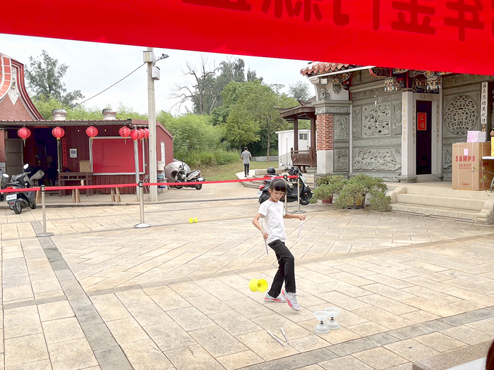 扯鈴比賽,小小選手展現精湛技巧。
(高凡淳攝)